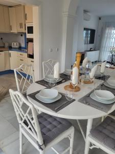 Luxury 4 bed townhouse Duquesa with breathtaking views close to Port and Beach