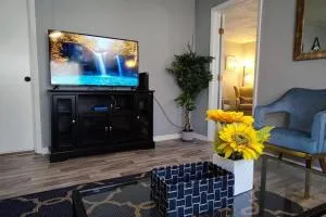 Perfect Combo of Charm & Comfort- 2Bedroom Home - Westfield