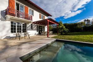 Villas LAKEVIEW KEYWEEK Villa with Pool Garden and Terrace in Biarritz : photos des chambres