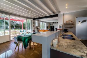 Villas LAKEVIEW KEYWEEK Villa with Pool Garden and Terrace in Biarritz : photos des chambres