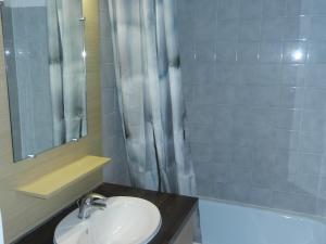 Appartements Studio chaleureux a Brides les Bains - 4 pers, 28 m², balcon, parking, proche thermes - FR-1-512-252 : photos des chambres