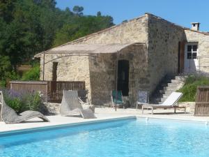 Villas LS2-111 Ancien moulin piscine chauffee, tres jolie vue sur Ansouis Luberon 10 personnes : photos des chambres