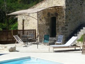 Villas LS2-111 Ancien moulin piscine chauffee, tres jolie vue sur Ansouis Luberon 10 personnes : photos des chambres