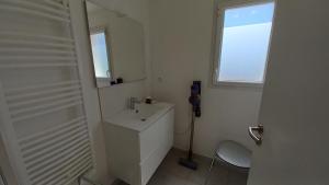 Maisons de vacances LES SILENES - Maison 3 chambres proche plage : photos des chambres