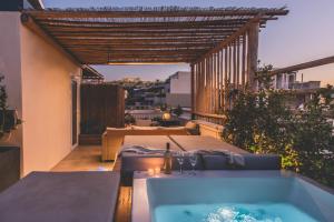 Luxury Apartment with Acropolis view Terrace and Jacuzzi in the Heart of Athens - Living Stone Azurite