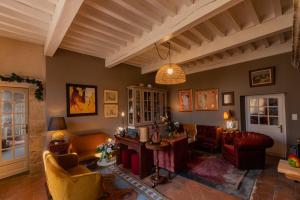 Villas Maison Toscane in a remarkable village - heated pool, jacuzzi, billiard & ensuite luxury bedrooms : photos des chambres