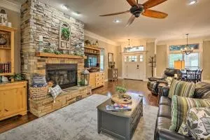 Spacious Golf Course Getaway in Hot Springs! - Benton