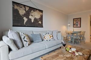 Island Views by Grandeur Property