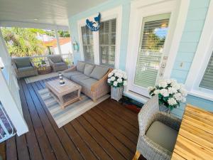 Pass-A-Grille Key West Style Main House Pool BBQ