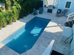 Pass-A-Grille Key West Style Guest House Pool BBQ - Tierra Verde