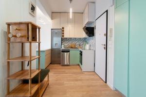 Luxury 1-Bedroom Apartment by the Sea in Athens