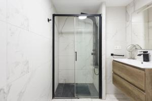 UrbanChicMalaga Sea ViewYear Pool 10m from Beach and Shops in Torremuelle