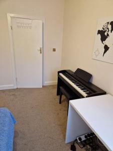 Double room for One Person in 3 beds flat