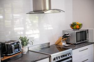 Mountain-Sea view on central of Airlea beach