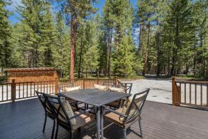 Getaway Moose by NW Comfy Cabins