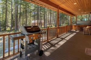 Getaway Moose by NW Comfy Cabins