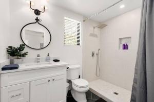 Casita 5 minutes from Gruene Hall and King Bed!