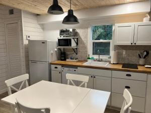 Hidden Tiny Farm Retreat Near Miami, Nature and Animal Experience