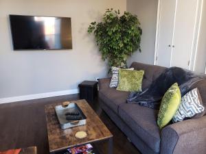 Fresh Modern Industrial split level