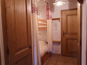 Appartements Appartement Notre-Dame-de-Bellecombe, 2 pieces, 6 personnes - FR-1-595-37 : photos des chambres