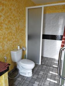 Ban Elephant Blanc Bungalow