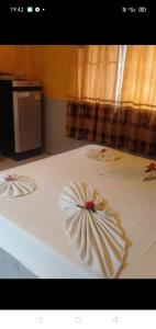 Ban Elephant Blanc Bungalow