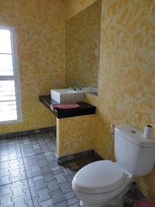 Ban Elephant Blanc Bungalow