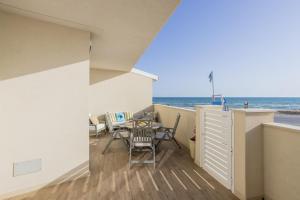 ISULATRAVEL - House on the beach Piano Terra