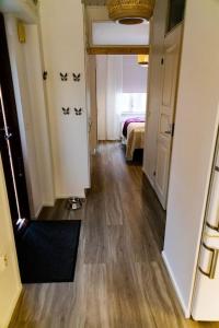 Mukava saunallinen kaksio omalla sisäänkäynnillä ja ilmaisella autopaikalla