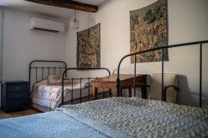 Hotels Les Remparts - Venasque : photos des chambres