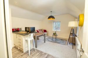 Cosy flat in the Town Centre - Pass the Keys