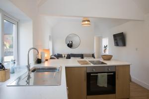 Apartment Two at the Courtyard, Number 11
