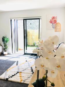 Central location with Hagley park view