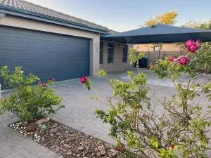 81 on Groenewoud - Brackenfell