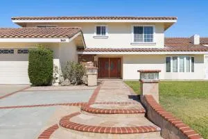 Large Family Home - Only 20 mins from Disneyland - بلاسنتيا