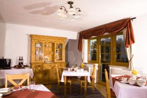 Double Room with Balcony room in Frühstückspension Kleinschuster