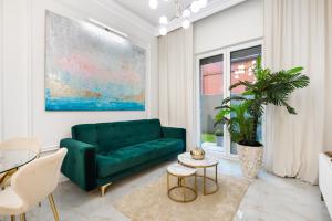 New Praga Ladies & Gentlemens Apartments by BookingHost