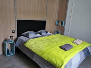 Campings Auvergne chalets Sancy : photos des chambres