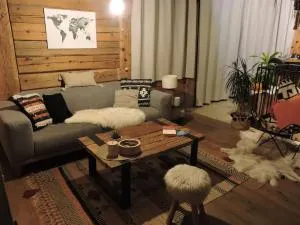 Joli cocon au pied des montagnes - Sangot