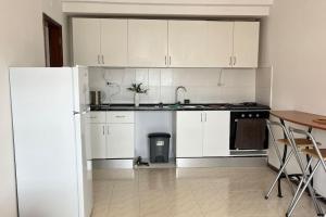 Cozy 2 Bedroom With Patio in Olhao