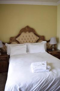 Lalela House Boutique Guesthouse - Rosebank - Near Sandton - Free Wifi & Secure Parking