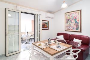 Eliana's Apartments - Mares e Montes img17