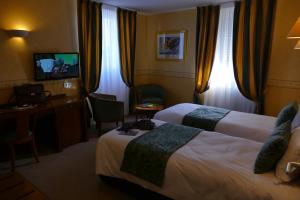 Logis Hotels Le Champalud Restaurant La Citadelle : photos des chambres