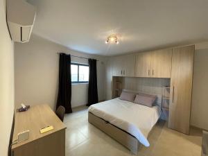 Blue Skies Family Apartment with Terrace