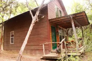 The Firehouse at Creekside Camp & Cabins - Spicewood