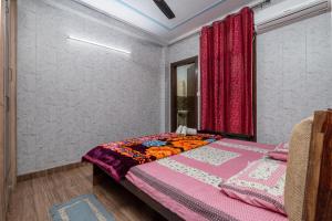 UGF Cozy Flats Bnb 2 BHK Flat,Near Airport Delhi