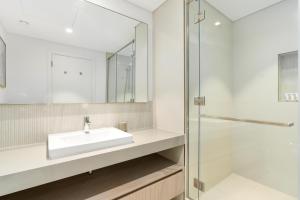 Lux BnB The Grand Creek Harbor Views