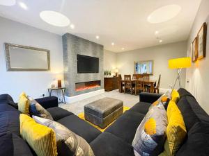 2Bed, Private Garden & Fireplace, Near Water of Leith