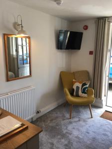 Standard Twin Room room in The Mousetrap Inn