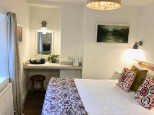 Economy Double Room room in The Mousetrap Inn